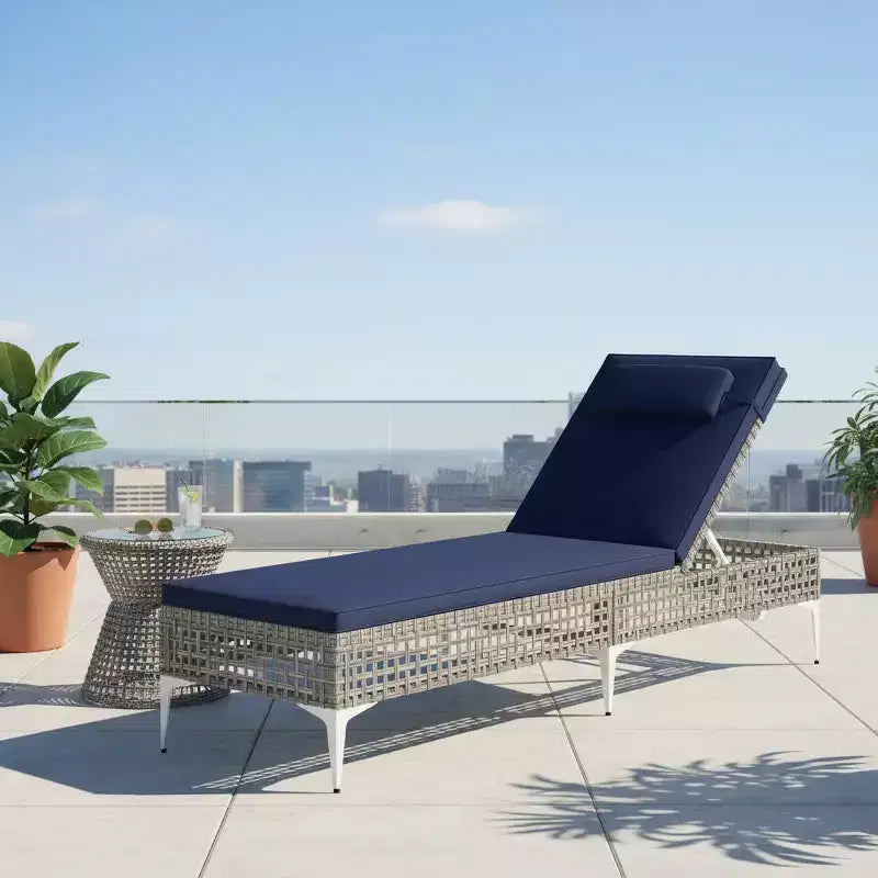 Chaise longue inclinable de patio avec dossier et coussin amovible