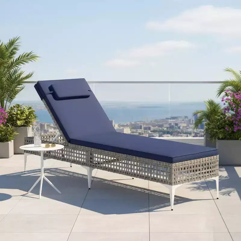 Chaise longue inclinable de patio avec dossier et coussin amovible